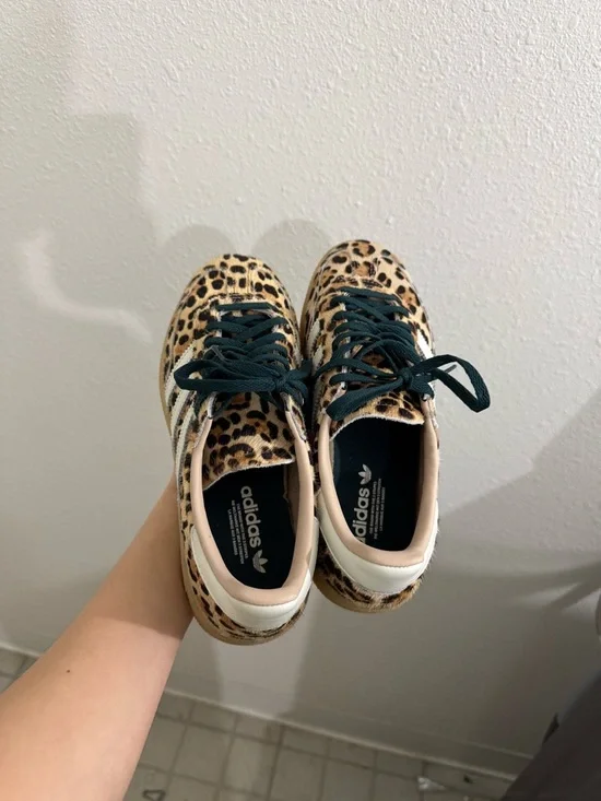 Adidas originals shoes - Picture 2 of 5